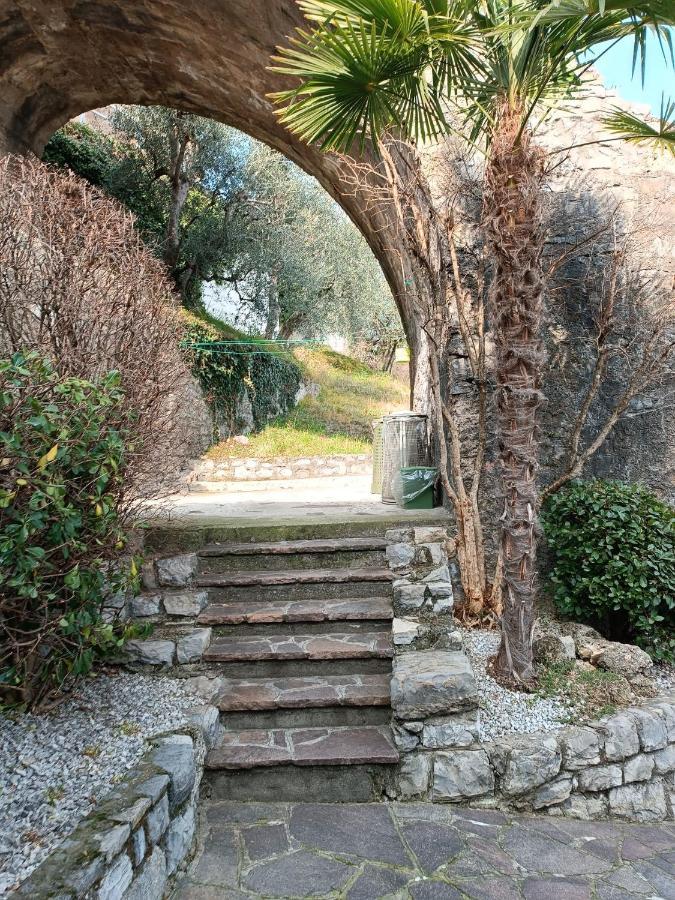 Studio Zu - Lakeside Apartment Riva di Solto Exteriér fotografie